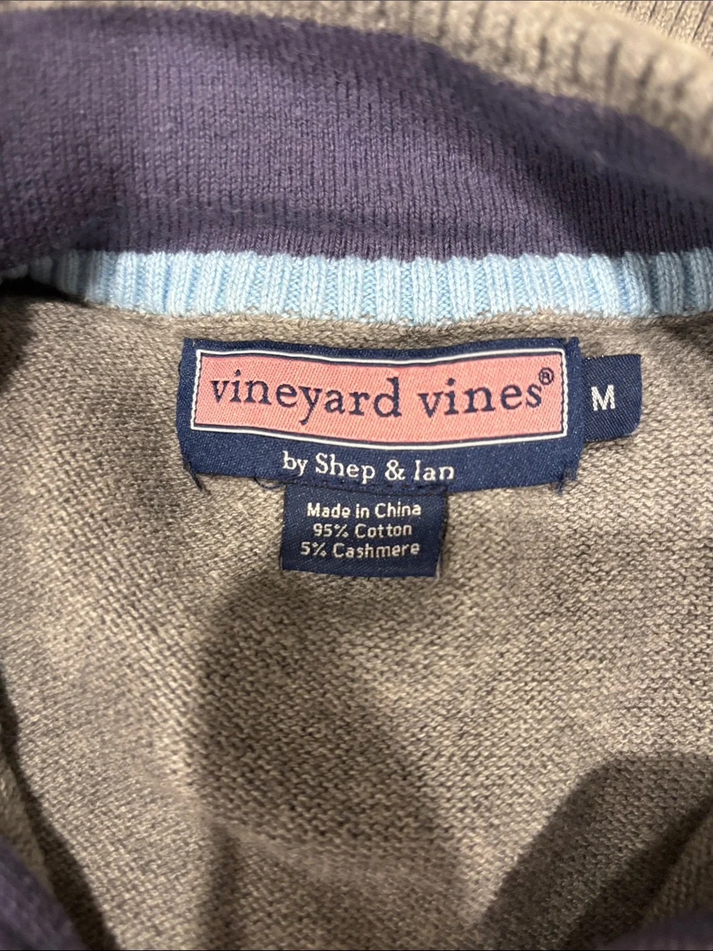 Vineyard Vines Men's Gray Quarter-Zip Sweater with Contrast Collar